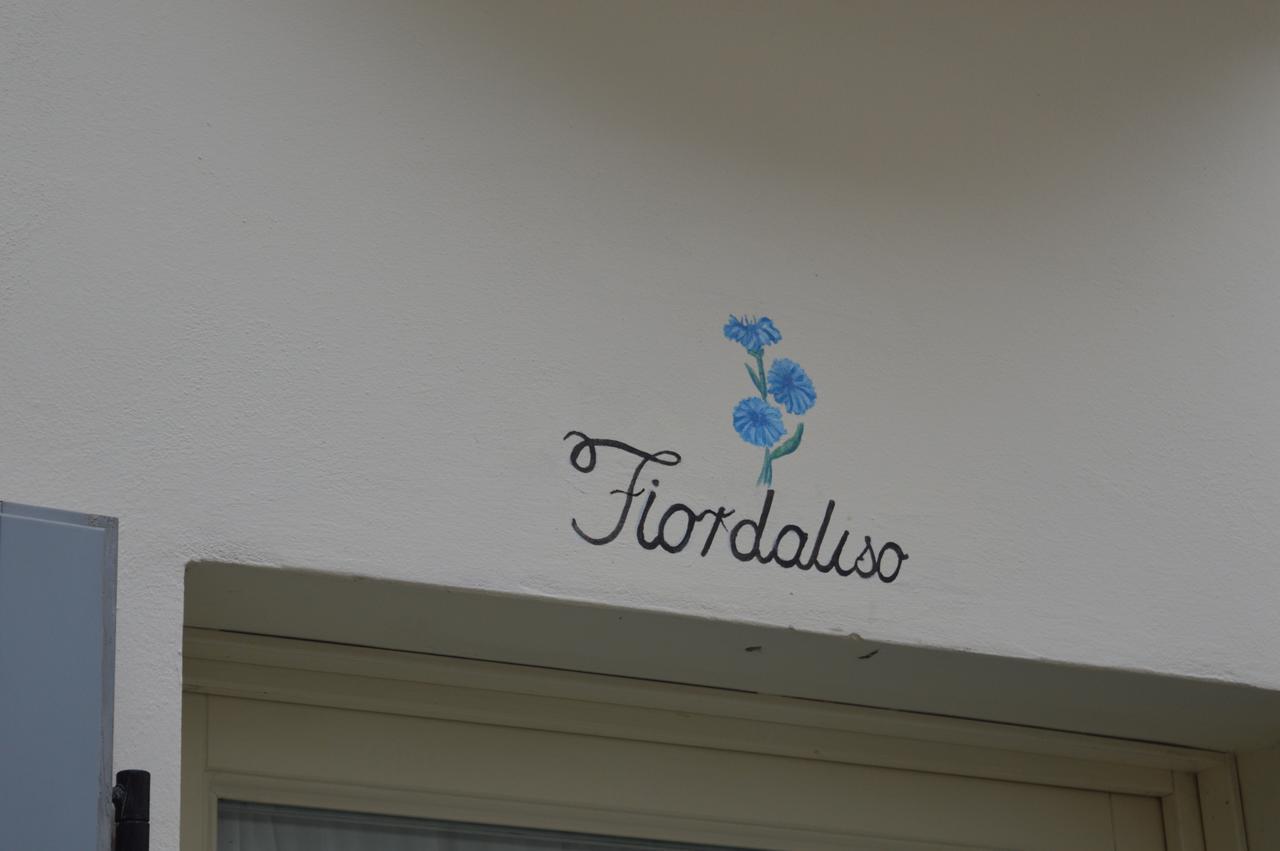 The Flowers Apartments 2 Desenzano del Garda Extérieur photo